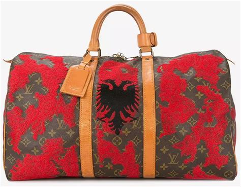 Louis Vuitton launches the bag with the Albanian flag 